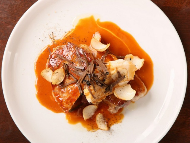 Visit a standalone bistro with satisfying set meals and a la carte dishes